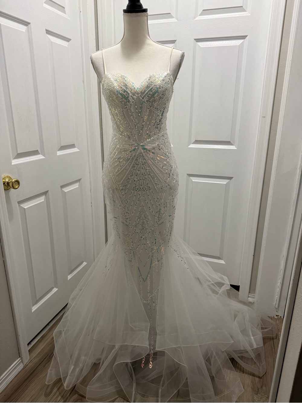 TLC Say Yes to the Prom Iridescent Sequin Mesh Corset Mermaid Gown White Size 0